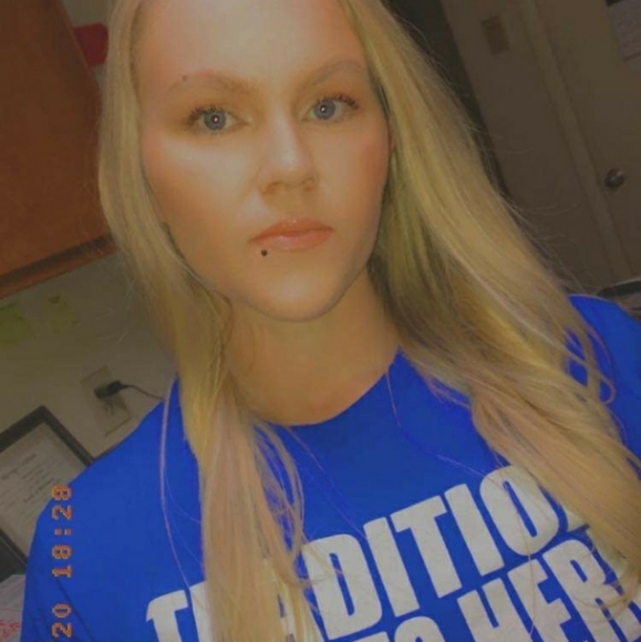 Meet your Posher, Jessica - Picture 2 of 2